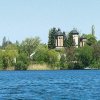 Casa pe care o vrei exista intre padure si malul Lacului Snagov