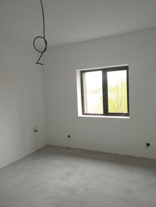 SE VINDE CASA IN CALUGARENI 3 camere bucatarie baie 35 000 -300 mp teren stradal