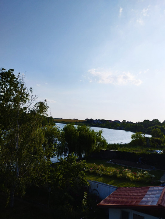 SUPER OCAZIE SE VINDE VILA DE LUX SI CASA DE OASPESTI IN BALOTESTI LA LAC