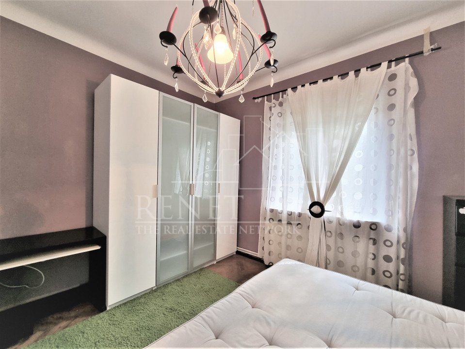 Apartament  3 camere central, imobil tipic interbelic, cu curte interioara