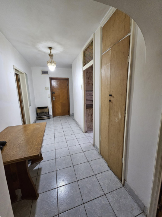 SUPER OCAZIE SE VINDE APARTAMENT 3 CAMERE SPATIOS IN ZONA PIATA UNIRII