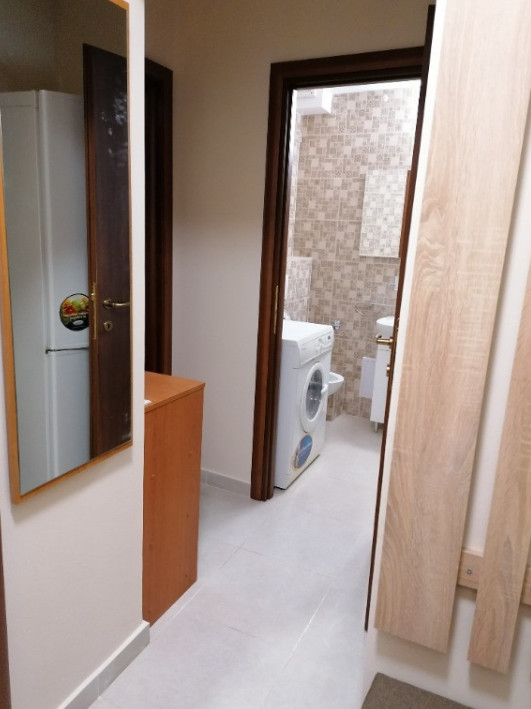 SUPER OCAZIE SE VINDE APARTAMENT DECOMANDAT 2 CAMERE LANGA METROU TITAN