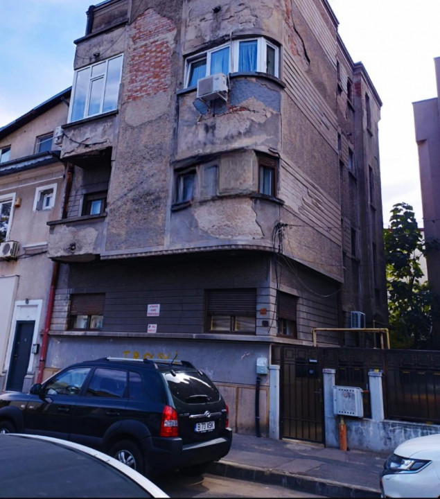 SE VINDE APARTAMENT SPATIOS 4 CAMERE 100MP IN ZONA PACHE PROTOPOPESCU-TRAIAN