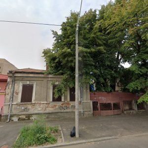 VAND TEREN IN COTROCENI STADAL 1240 MP + 3 VILE RENOVABILE LA CEL MAI BUN PRET