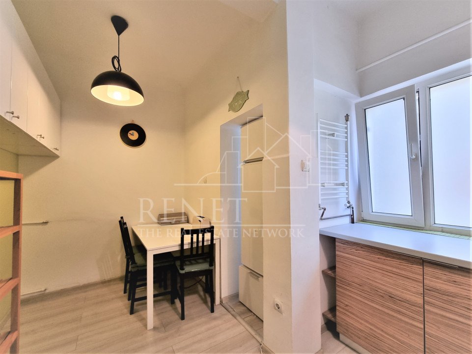 Apartament 3 camere, central, curte interioara