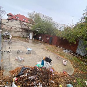 SE VINDE TEREN STRADAL INTRAVILAN PRETABIL PENTRU AFACERI IN ZONA PARC CAROL