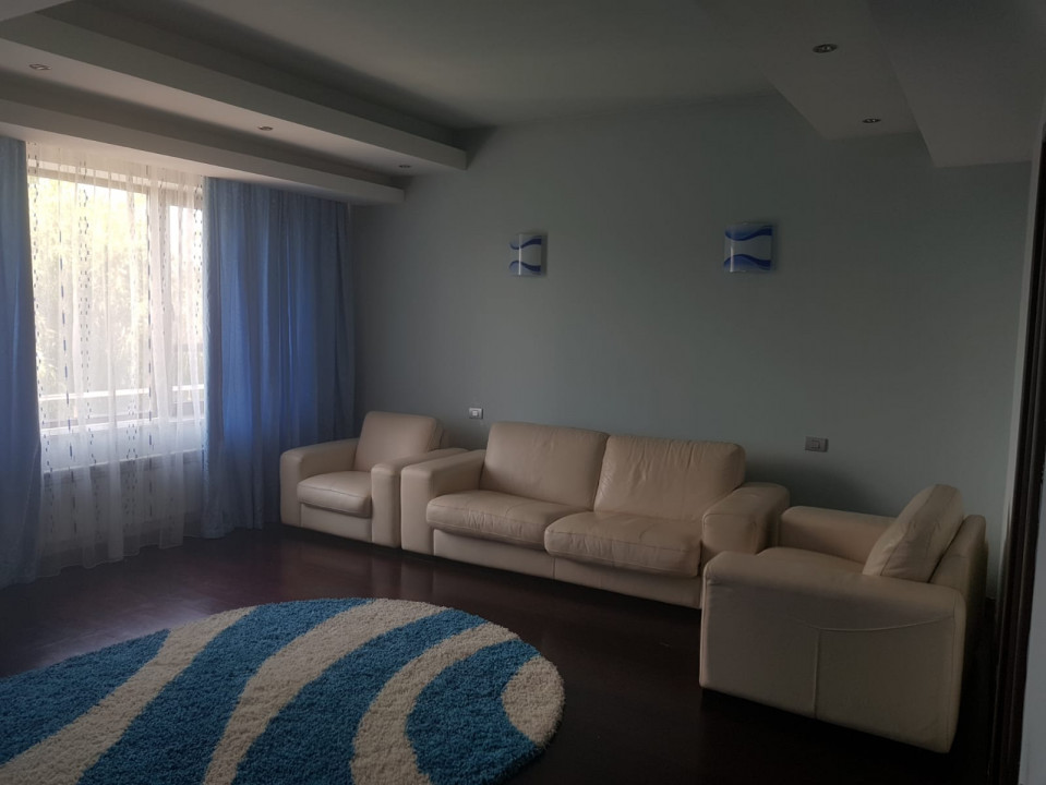 VAND VILA DUPLEX DE LUX 800 MP UTILI SI 1130 MP TEREN LANGA LACUL CERNICA 